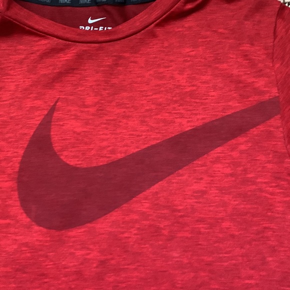 Boys Nike Dri fit shirt - Picture 2 of 3